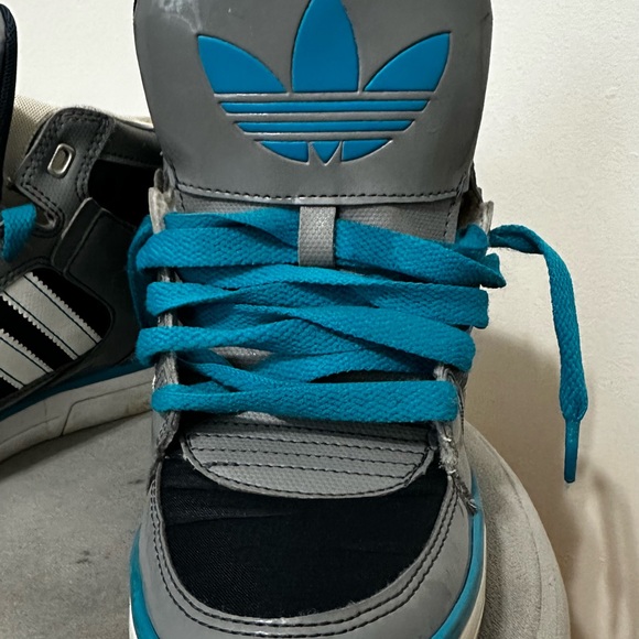 Gray and blue high top adidas - Picture 4 of 5